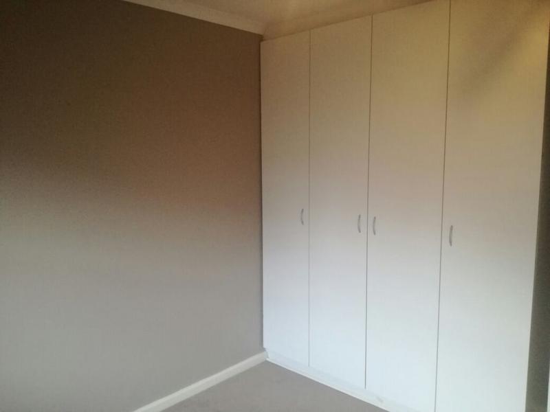 To Let 2 Bedroom Property for Rent in Uitzicht Western Cape